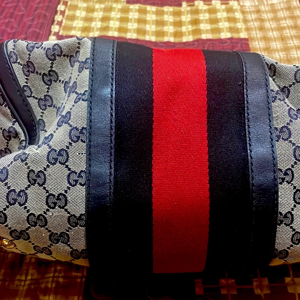 Gucci hand bag purse bag
